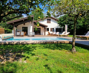 Villa 12 personnes Avec piscine et vélos Proche océan